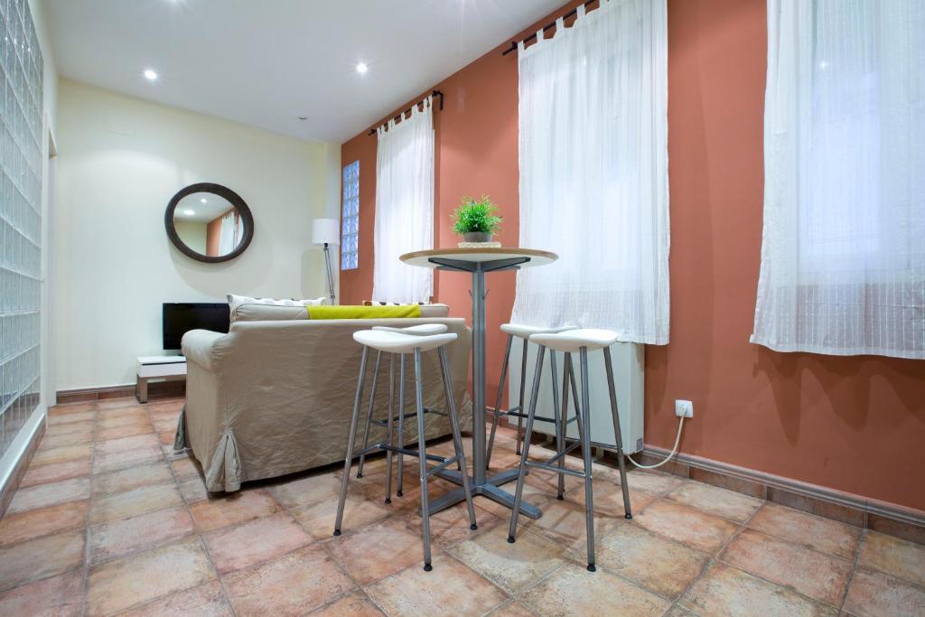 מדריד Apartamento Tirso De Molina מראה חיצוני תמונה