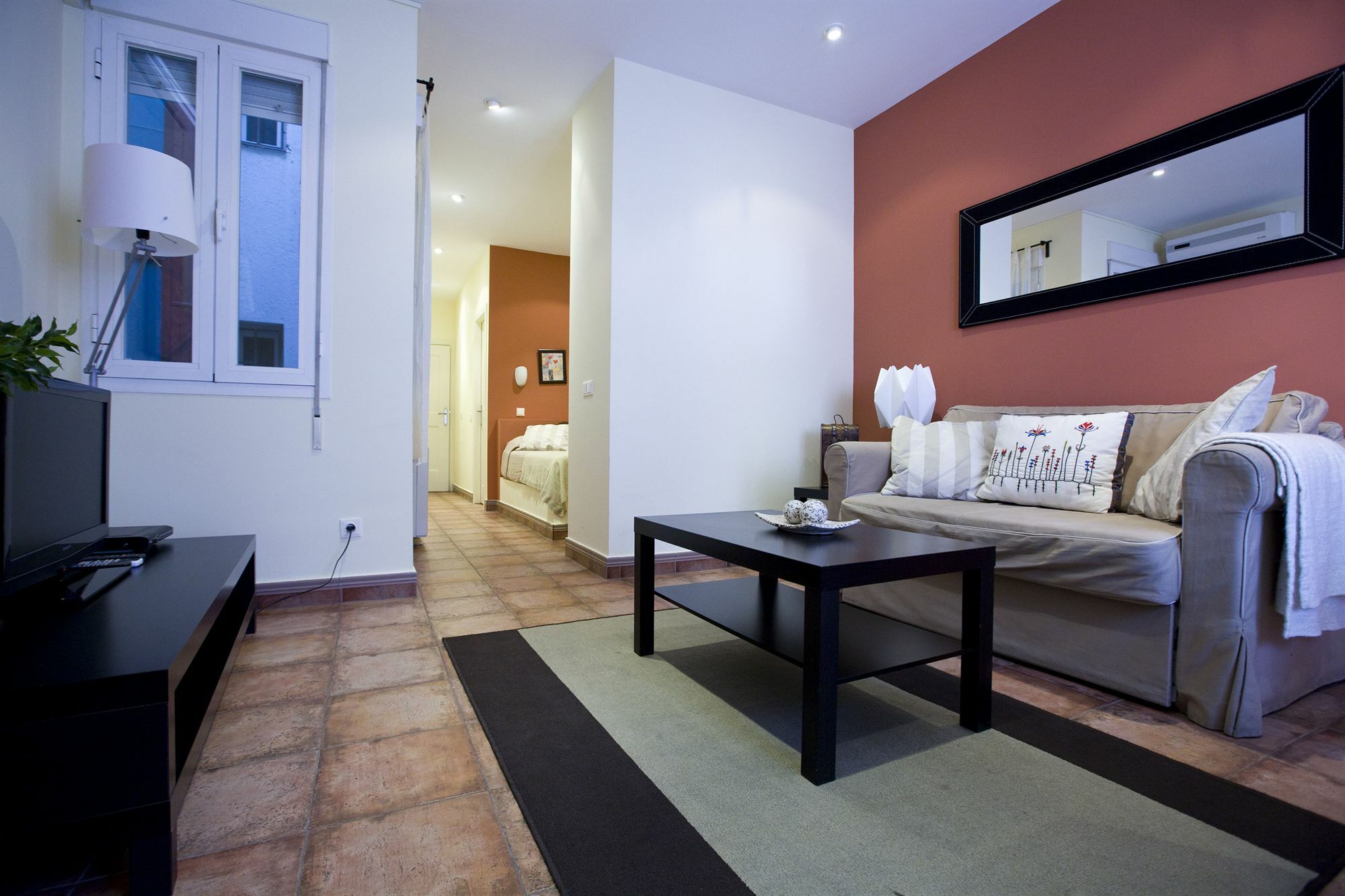 מדריד Apartamento Tirso De Molina מראה חיצוני תמונה